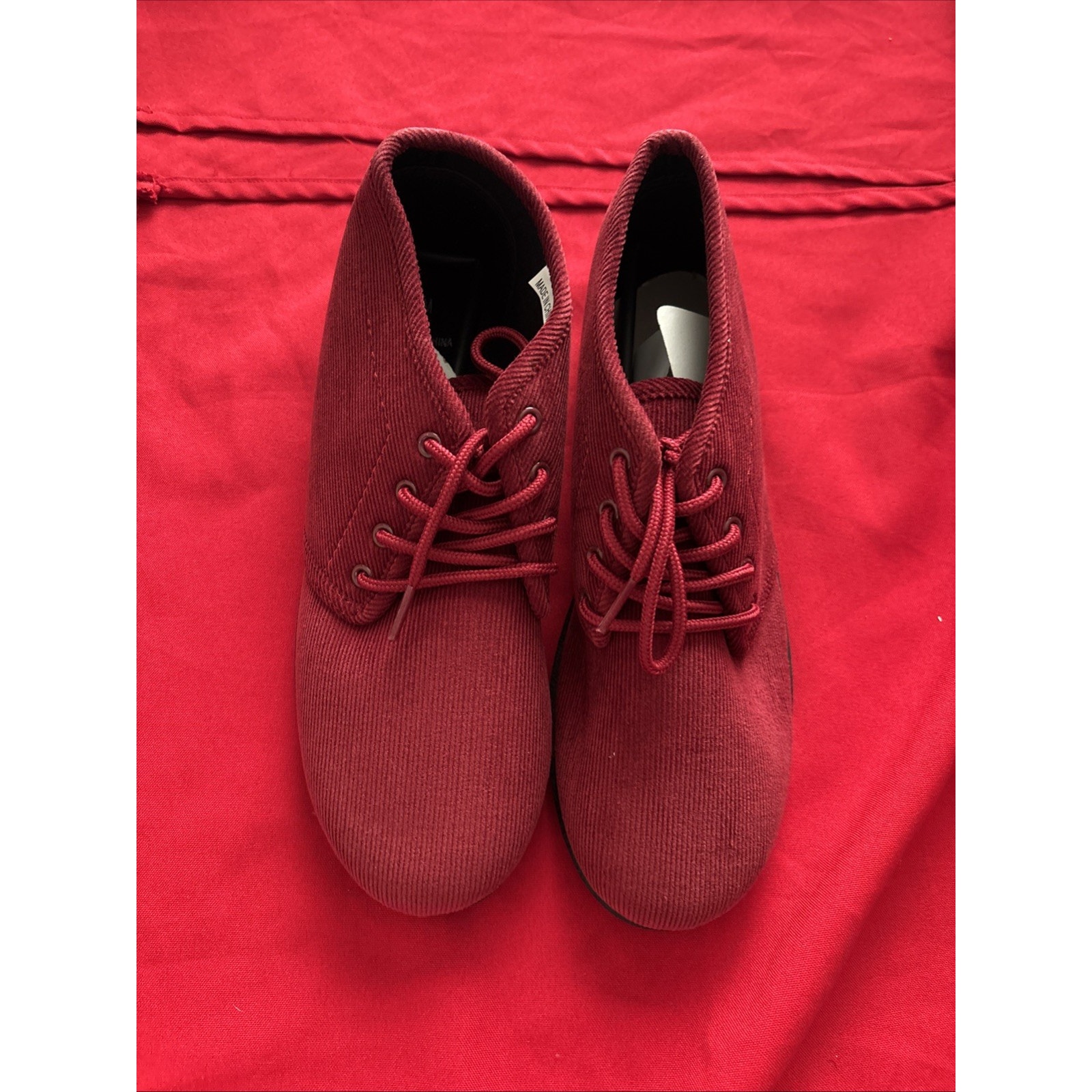 Women’s Burgundy Courderoy Size 9 M Boots New